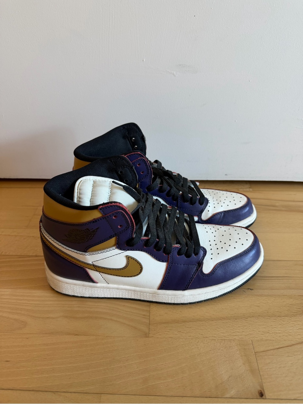 Nike Men’s Jordan 1 Retro High OG Defiant SB